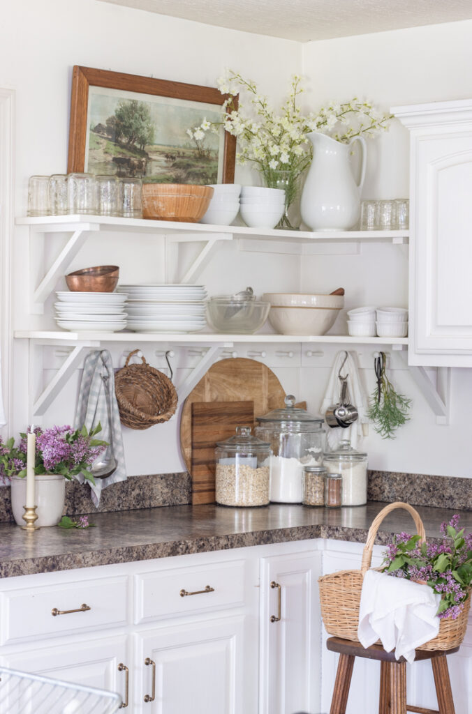 Simple & Functional European Farmhouse Style Kitchen Decor Ideas - Open ...
