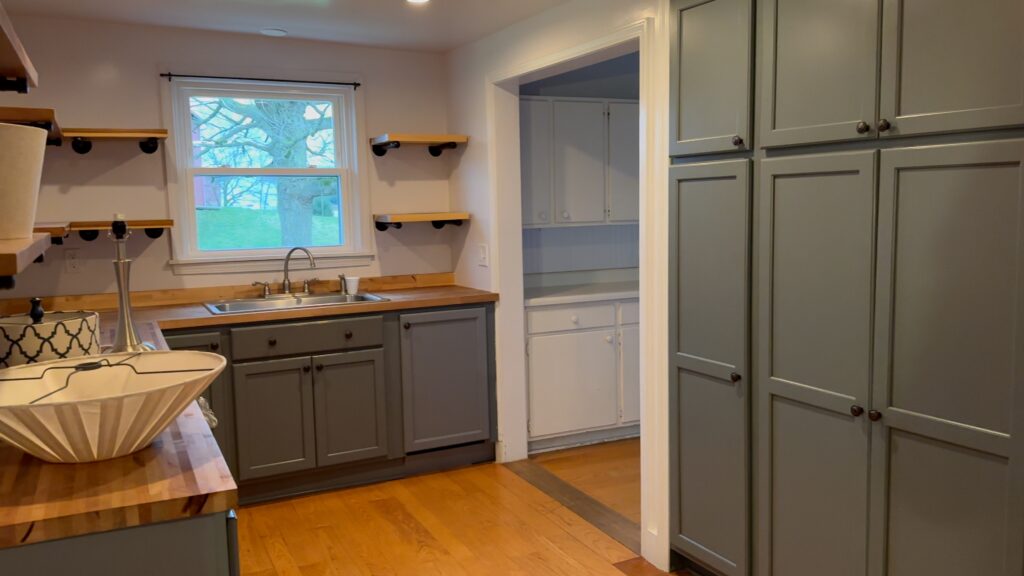 Thrifty Cottage Style Kitchen Ideas | 10 Beautiful & Easy DIYs - Open ...