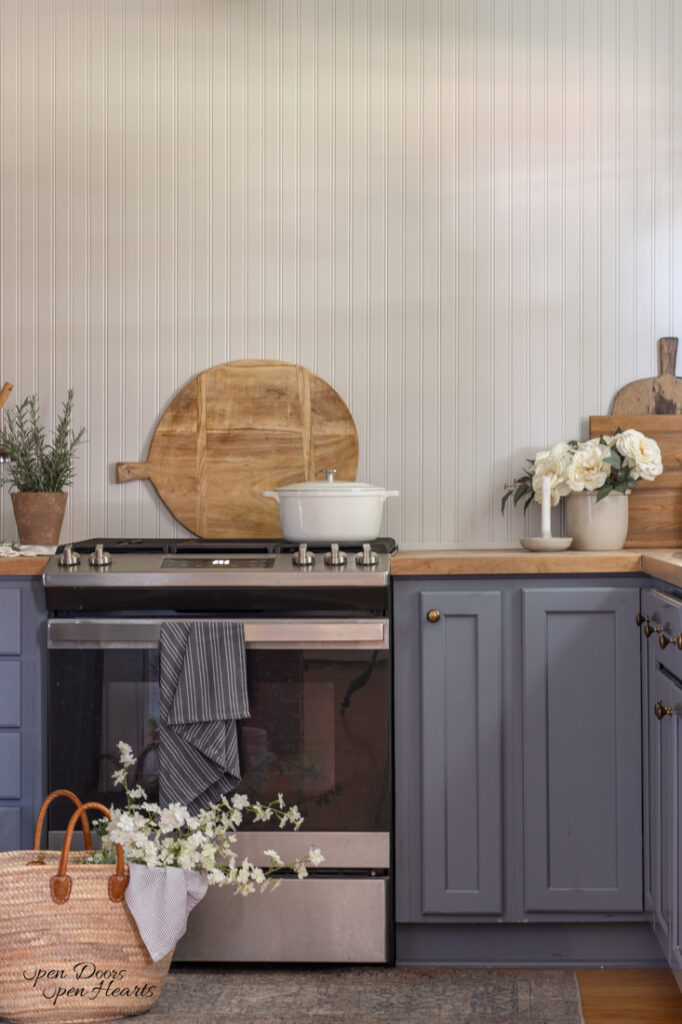 How to Install Beadboard Backsplash in the Kitchen | Cottage Charm ...